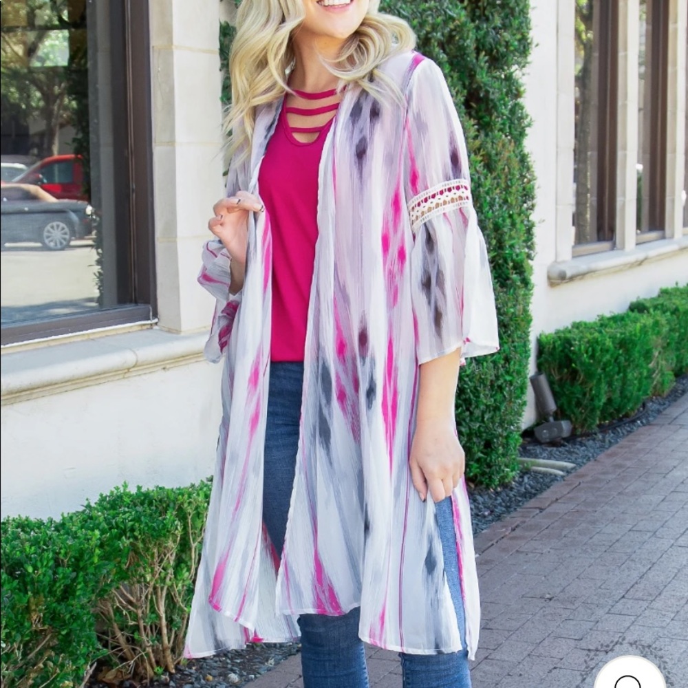 Summer night kimono with lace detail